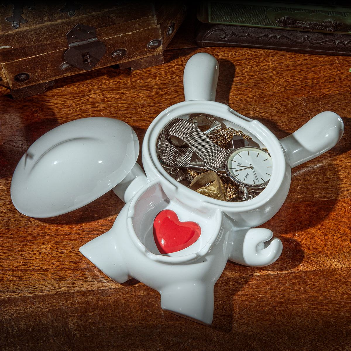 L.I.E. (LOVE ISN’T EASY) Dunny Ceramic Ashtray: PURE Edition - Kidrobot