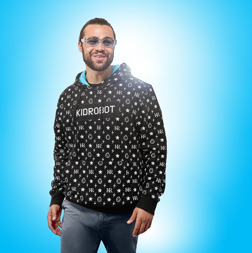 Kidrobot Signature Hoodie in large size, limited edition 2023 con exclusive, featuring bold design and comfortable fit.