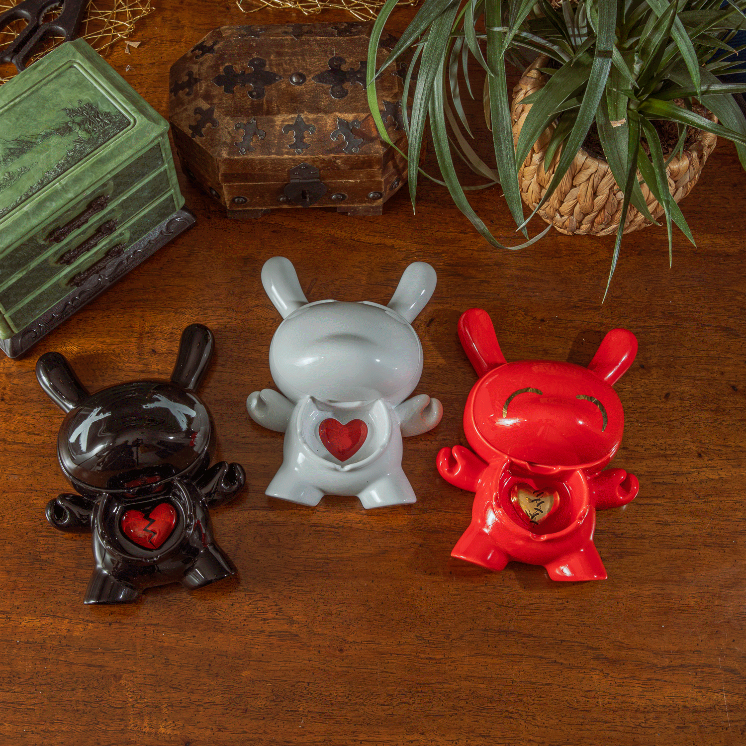 L.I.E. (LOVE ISN’T EASY) Dunny Ceramic Ashtray Complete Set of 3 - Kidrobot