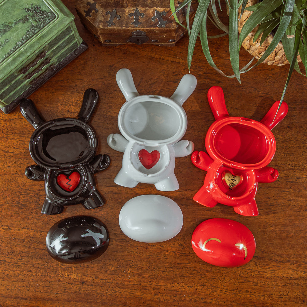 L.I.E. (LOVE ISN’T EASY) Dunny Ceramic Ashtray Complete Set of 3 - Kidrobot