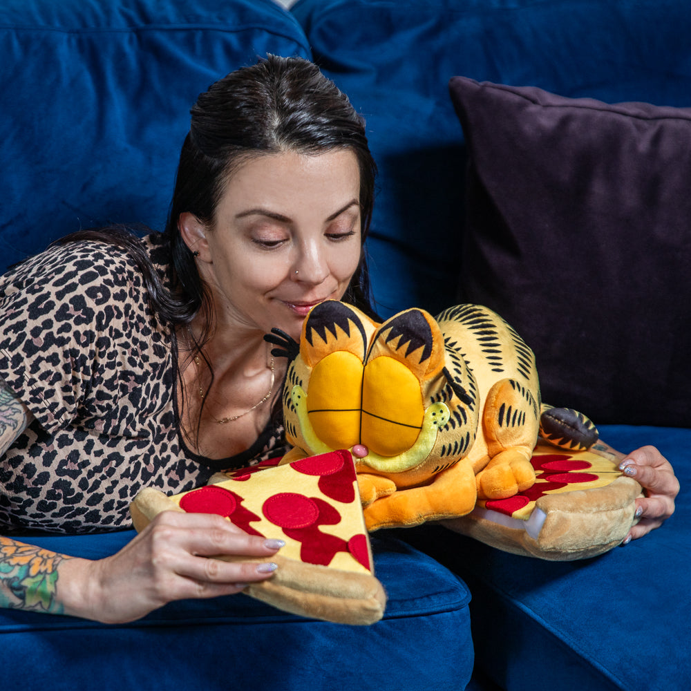 Garfield Pizza Nap Time 16” Plush Set (PRE-ORDER) - Kidrobot