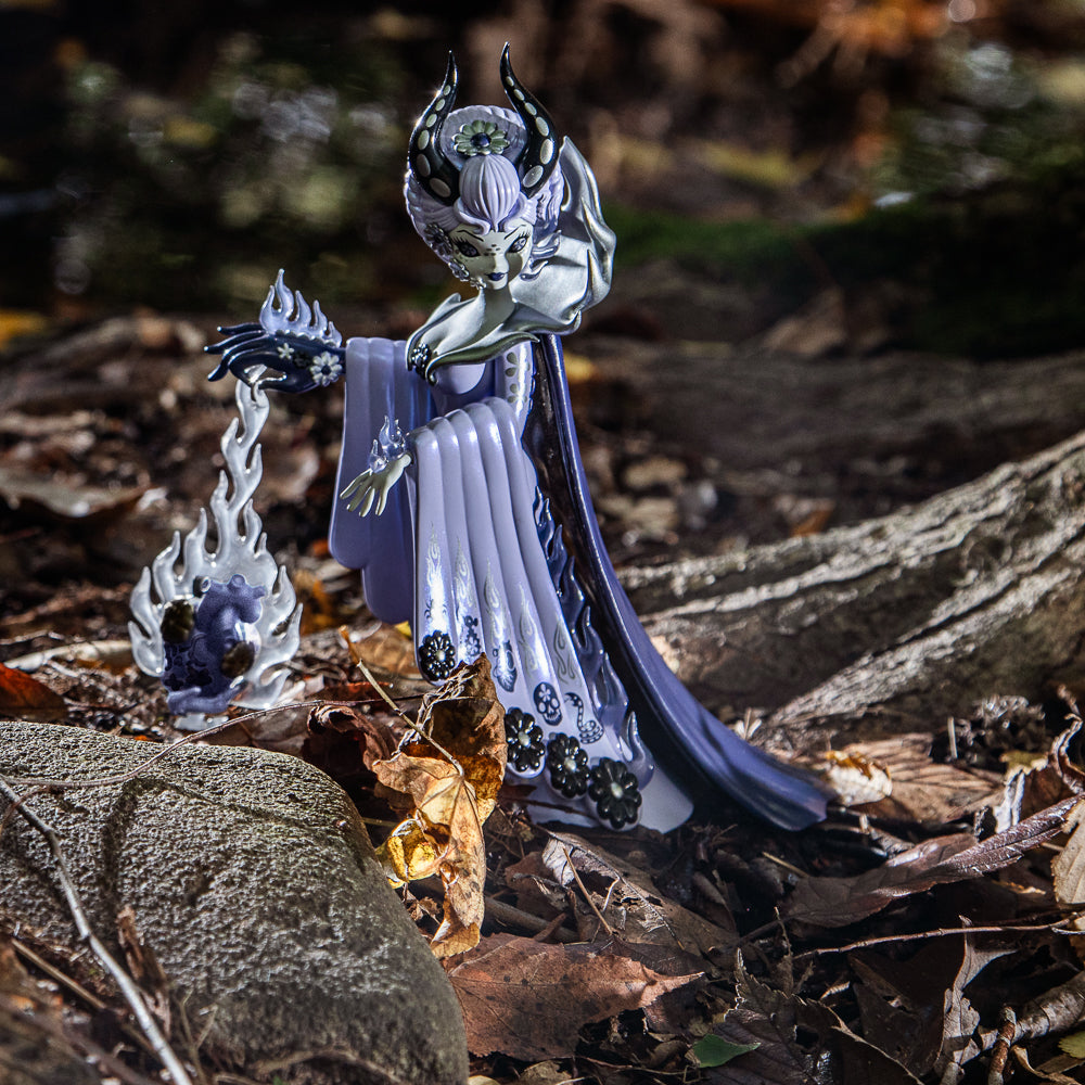 Witch Queen 8 Inch Vinyl Art Figure by Junko Mizuno - Violet Edition - Kidrobot