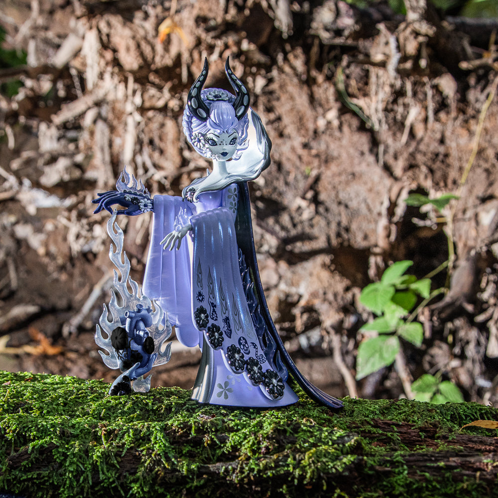 Witch Queen 8 Inch Vinyl Art Figure by Junko Mizuno - Violet Edition - Kidrobot