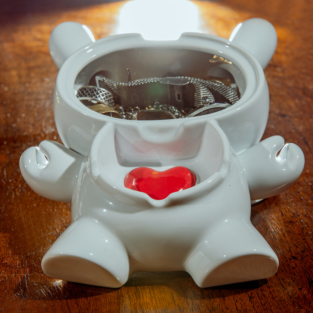 L.I.E. (LOVE ISN’T EASY) Dunny Ceramic Ashtray: PURE Edition - Kidrobot