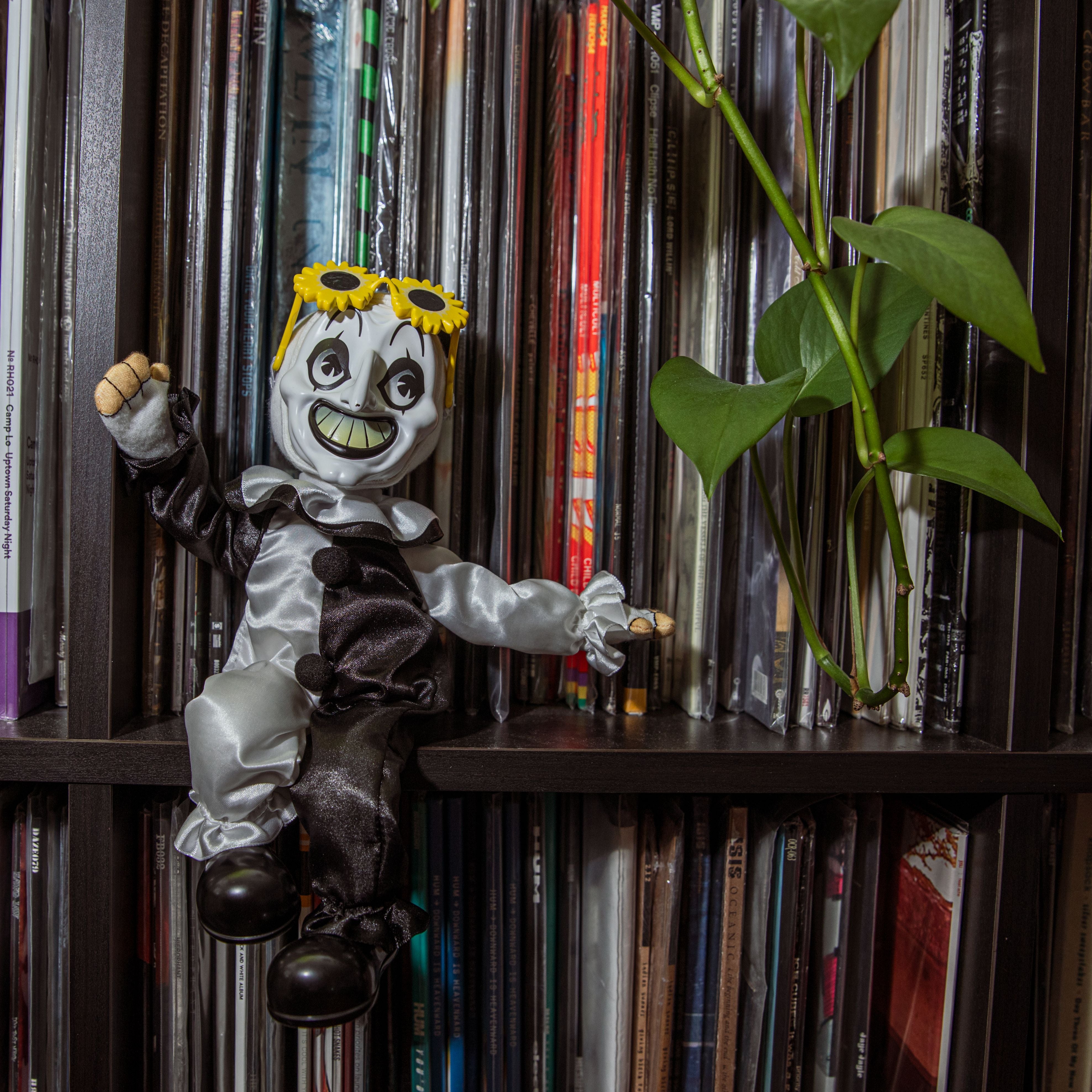 Terrifier 2 - Art the Clown with Glasses Vinyl Face Phunny on Kidrobot.com