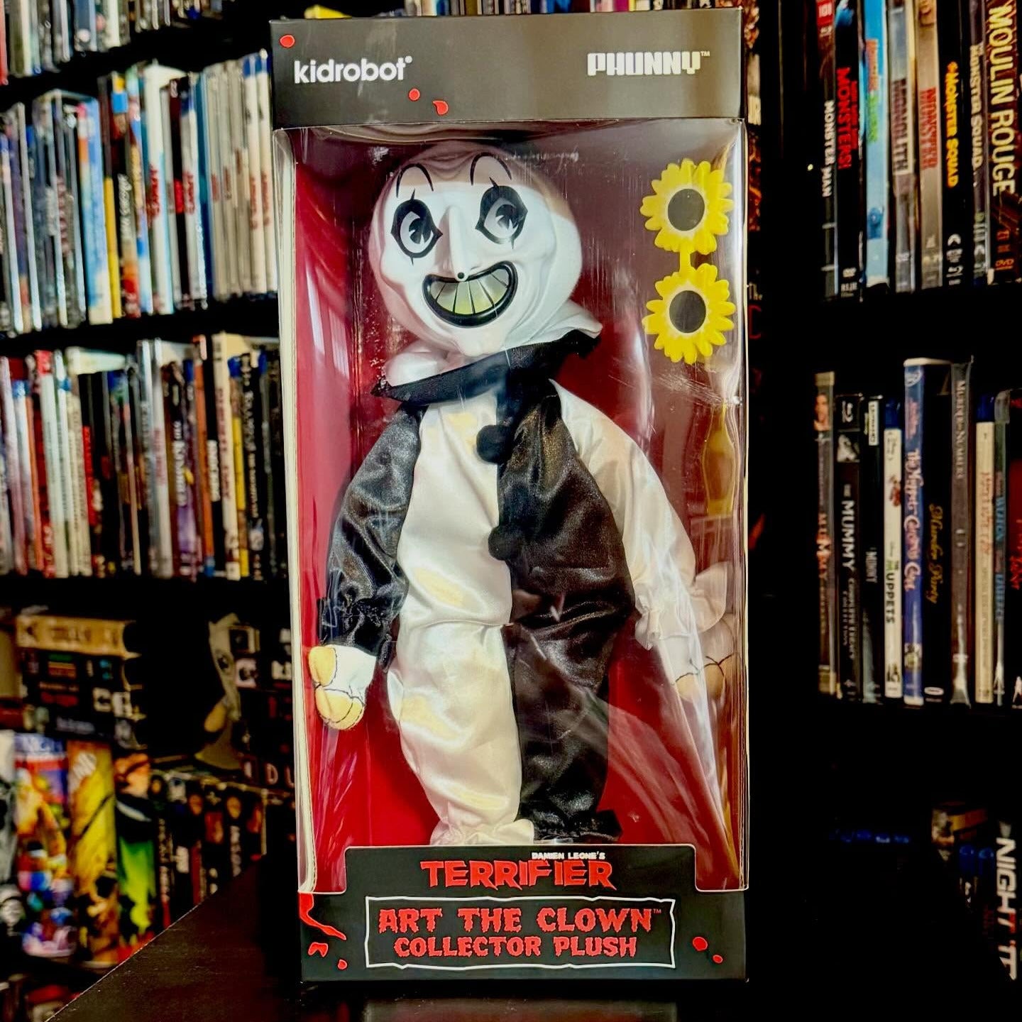 Terrifier 2 - Art the Clown with Glasses Vinyl Face Phunny on Kidrobot.com