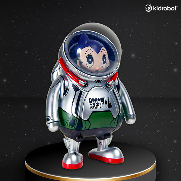 BLACK FRIDAY! The Little Astronaut x Astro Boy Figure with LED Effects by AX2 - Silver (Limited Edition of 150) (PRE-ORDER) - Kidrobot