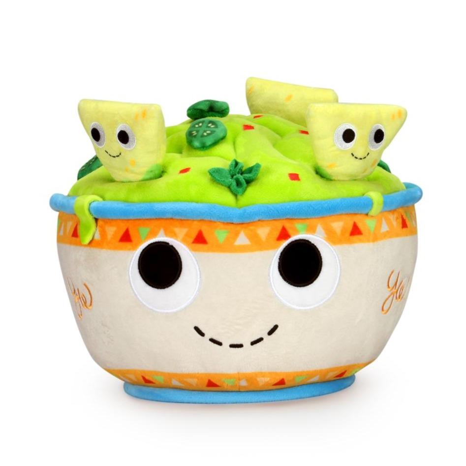 yummy-world-chips-and-guac-